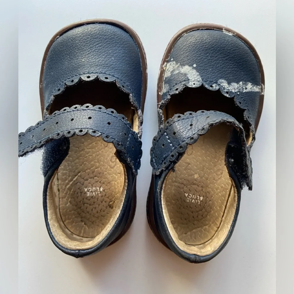 Livie & Luca Navy Mary Jane Shoes / Size 4C / Play